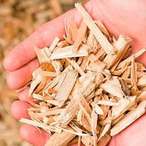 Щепа лиственная оптом в Серпухове и других различных марок заказать от 16 тонн